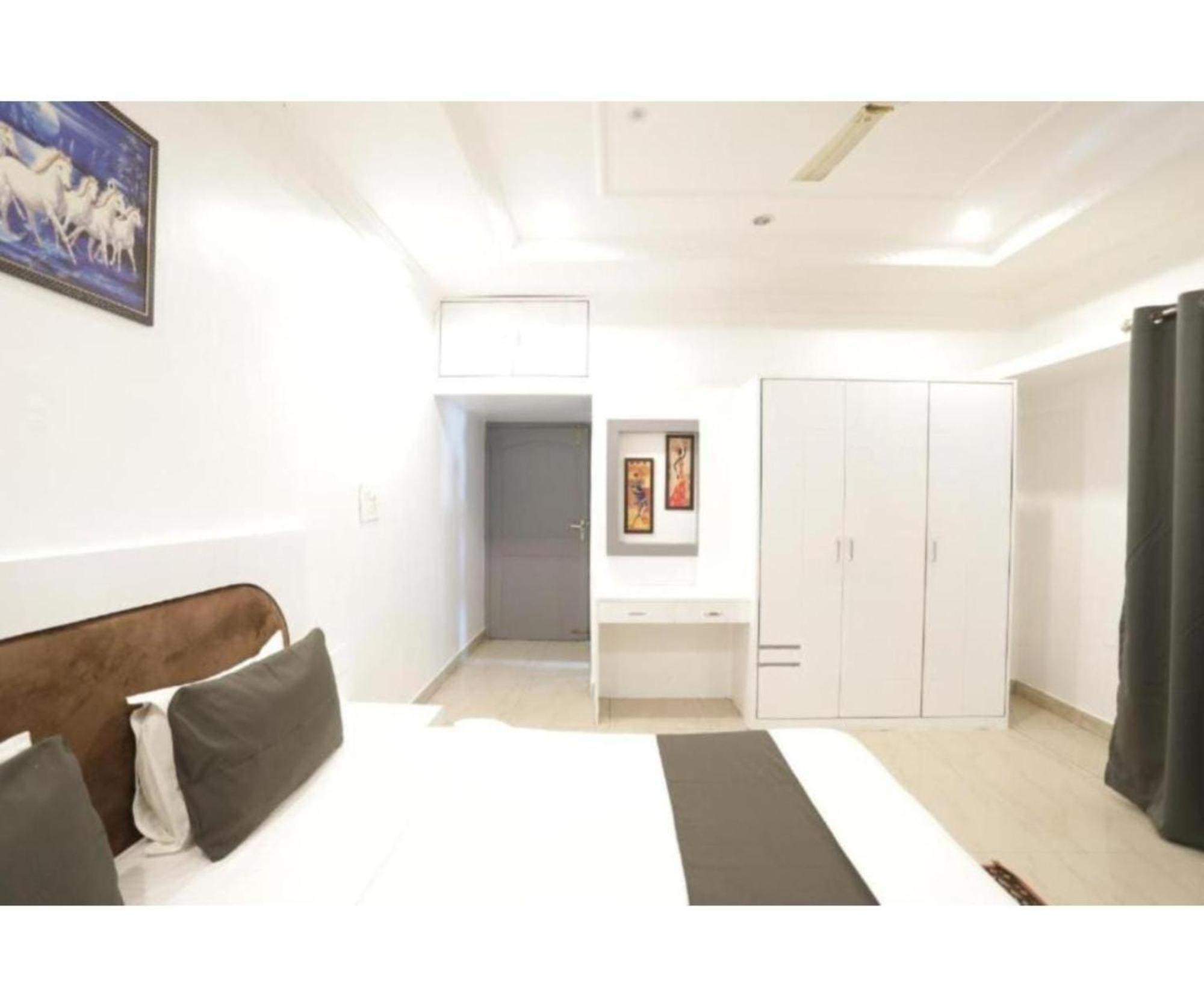 Day S Inn Luxury Stay Near Care Hospital In Budget Friendly Price Best Seller Бхубанешвар Екстер'єр фото